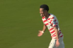 少打一人的美国2-0领先波黑！蒂尔曼任意球直接破门