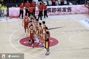 世亚预-中国男篮负日本 胡金秋15分 廖三宁14分 霍金森27分